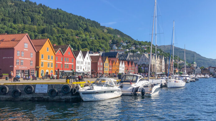 Reise til Bergen - Bryggen I Bergen Reise til Bergen - Bryggen I Bergen