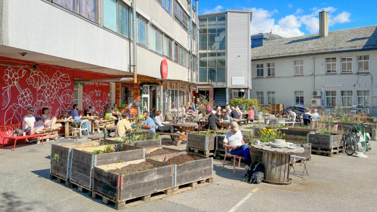 Norge Bergen - Uteservering på Bergen Kaffekompani, Møhlenpris